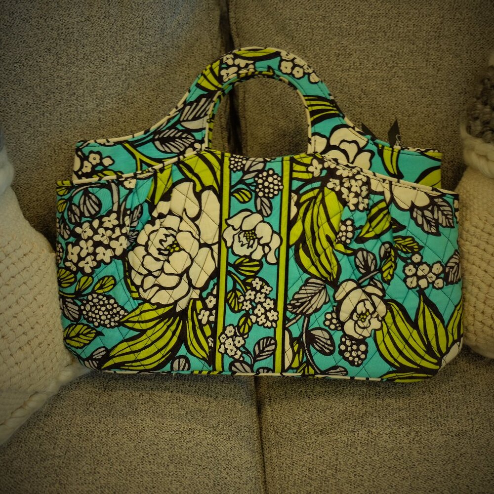 ✨Vera Bradley Teal & Cream Floral Handbag – Bold, Beautiful & Timeless!✨